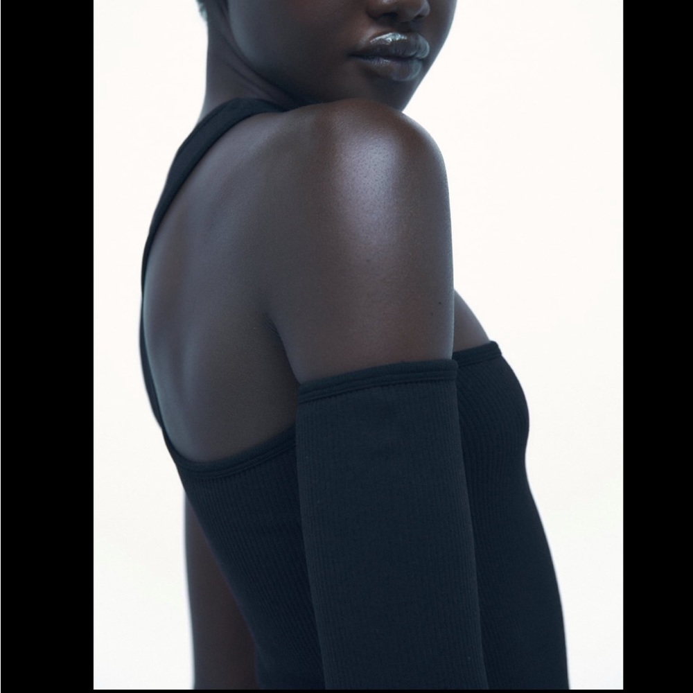 ZARA SEAMLESS CUT-OUT DRESS - Picture 2 of 7